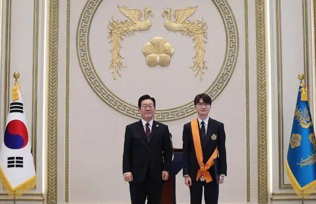 金正均:李相赫获授青龙章我也感到无比荣幸,希望相赫永远健康幸福